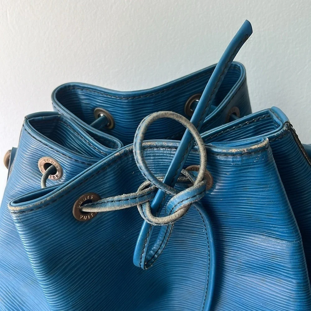 Louis Vuitton Épi Leather Shoulder bag